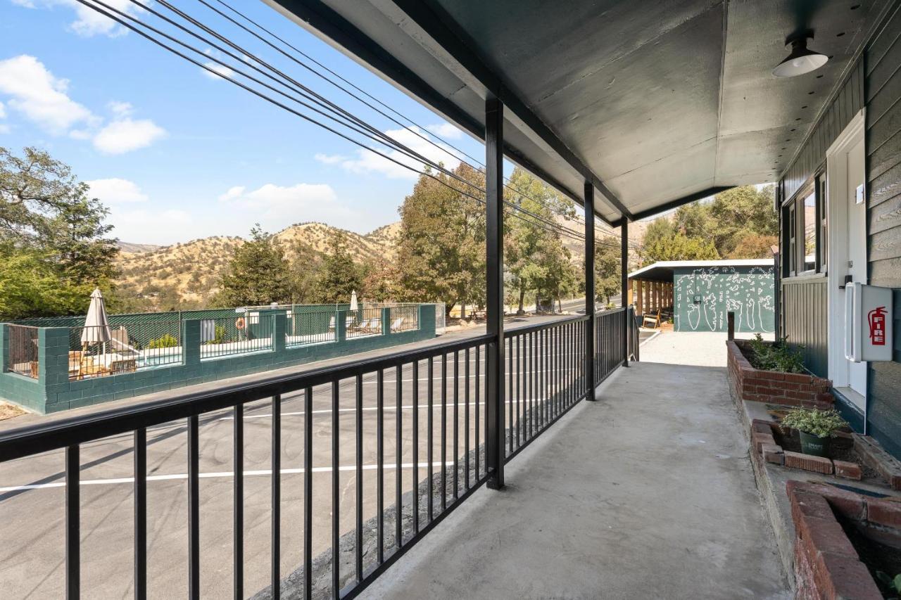 The Atwell Sequoia Rm 8 Three Rivers