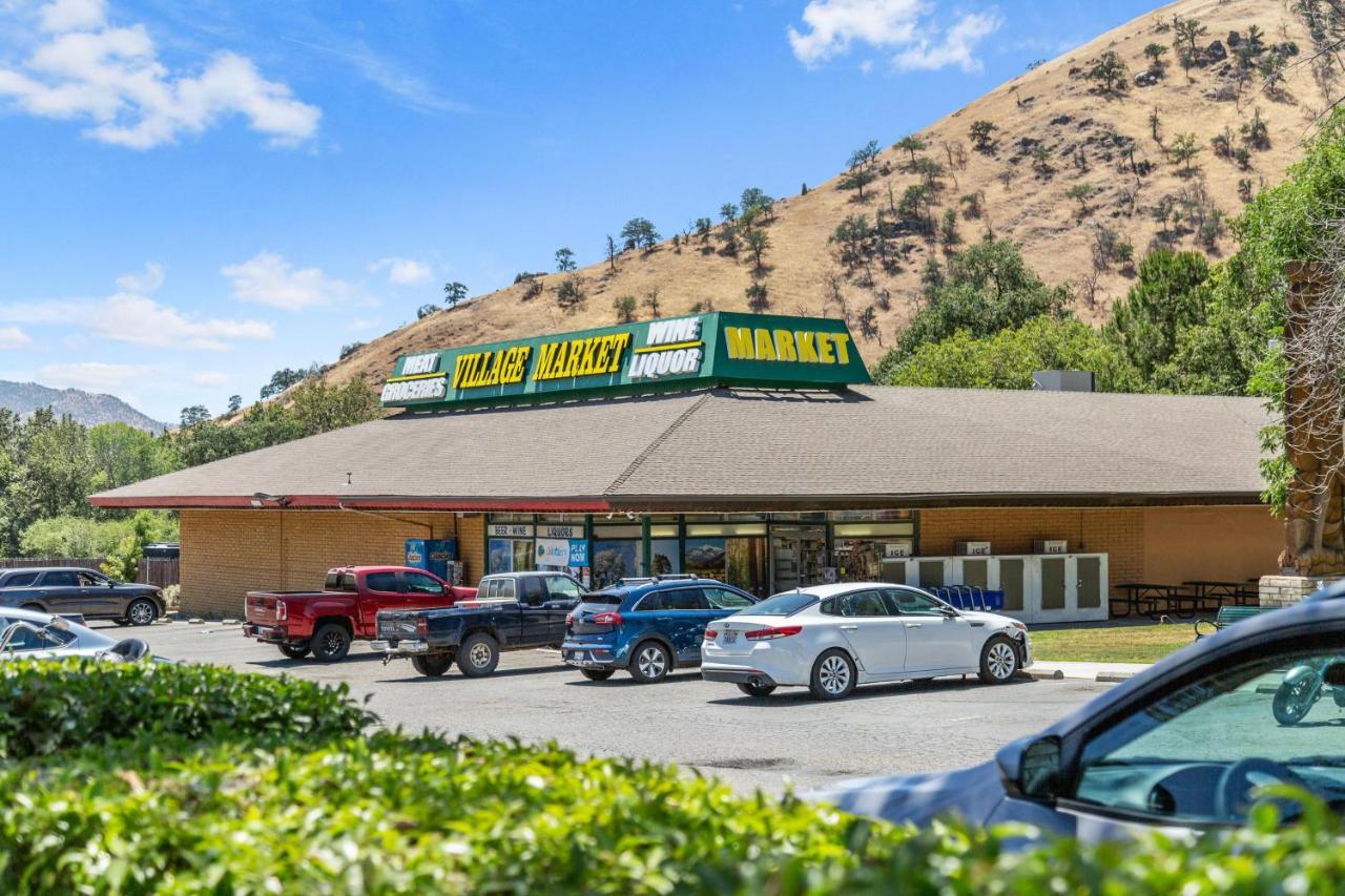 The Atwell Sequoia Rm 8 Three Rivers
